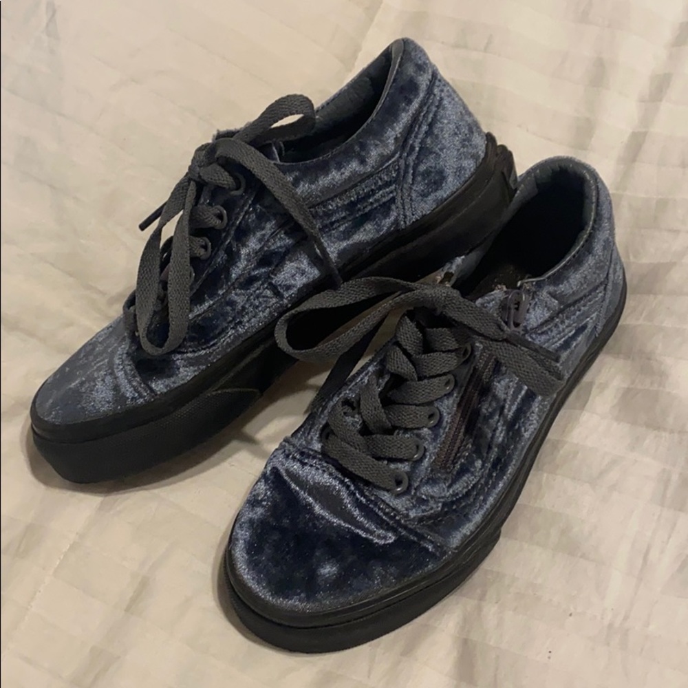 Vans Unisex Old Skool Velvet Skate Shoes